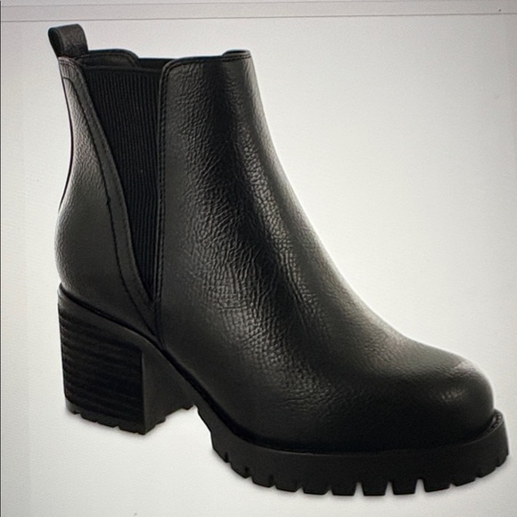 MIA Jody Chelsea Boots Black Chunky Lug Sole Ankle Boots Heel Size 6.5 - Picture 1 of 7